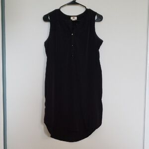 Black Sleeveless Dress